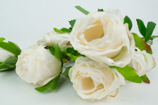 sztuczna róża gałązkowa