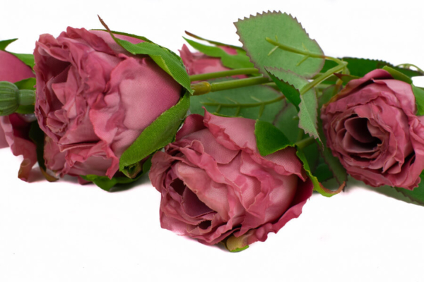 sztuczna róża gałązkowa