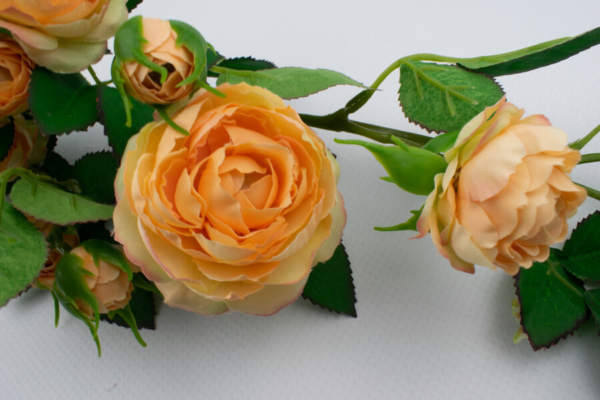 sztuczna roza galazkowa