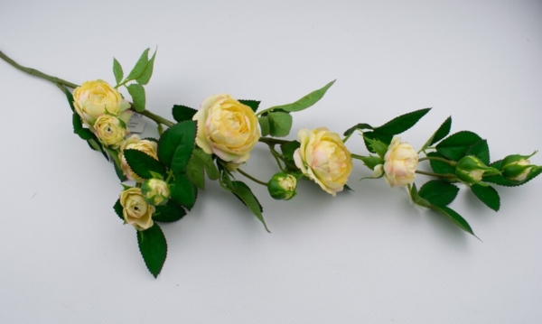 sztuczna roza galazkowa