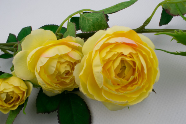 sztuczna roza galazkowa